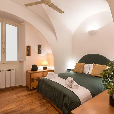 Lovely New Home, Via Nazionale Rom